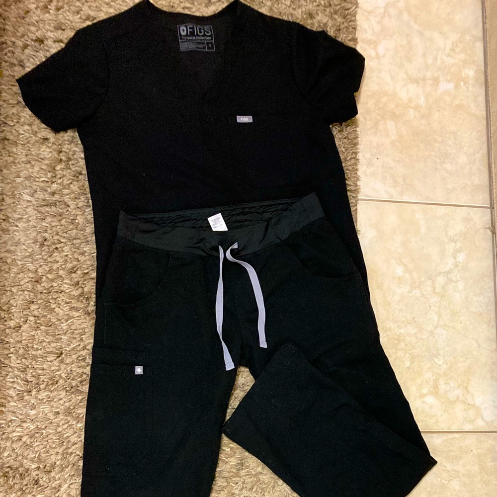 Black FIGS set women size small